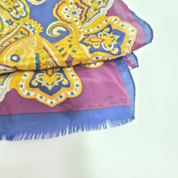 Vintage Oscar De La Renta 100% Pure Silk  Paisley Scarf Wrap - Picture 6 of 6